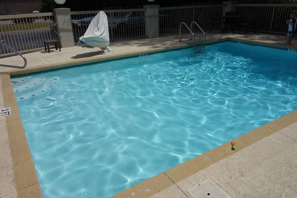 Country Inn & Suites By Radisson, Tuscaloosa, Al Dış mekan fotoğraf